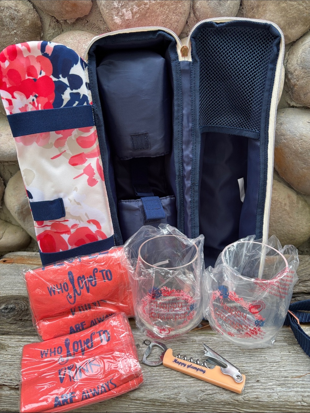 NWOT CHARMING-CHARLIE Happy Glamper Travel Wine Bag